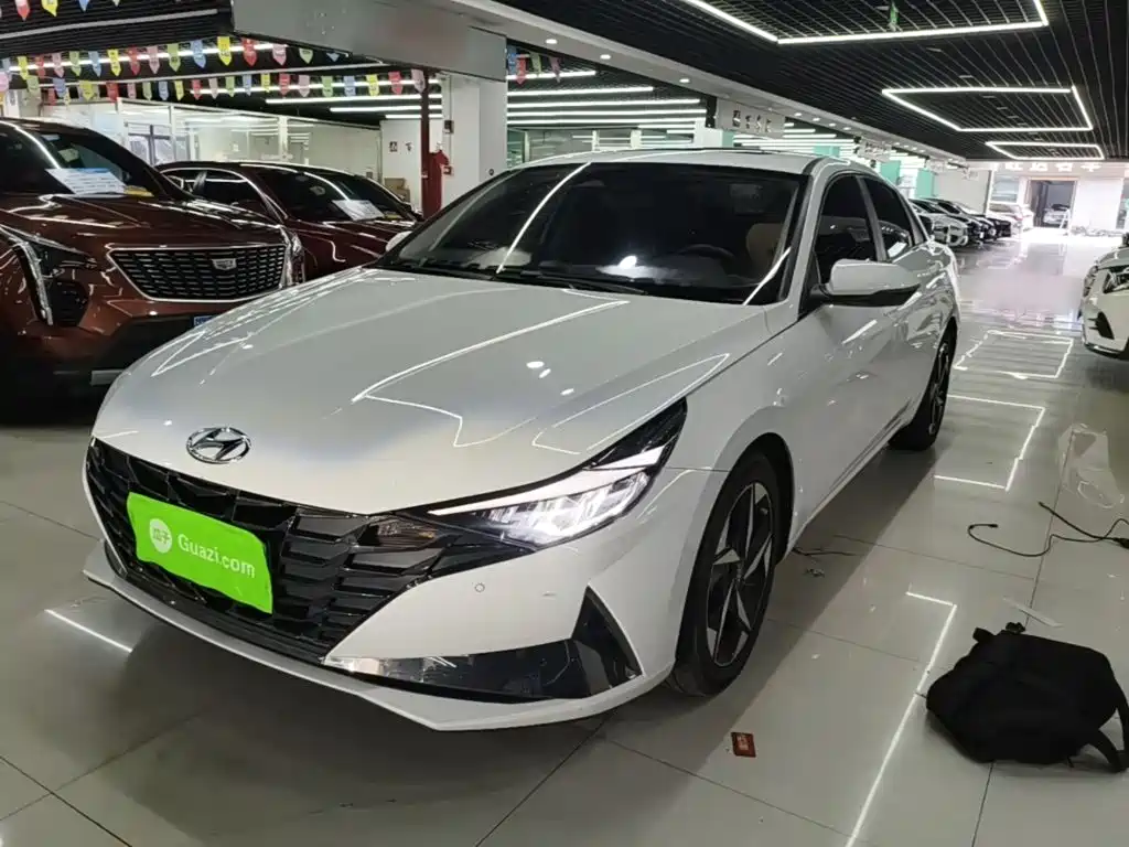 Hyundai Elantra 2023