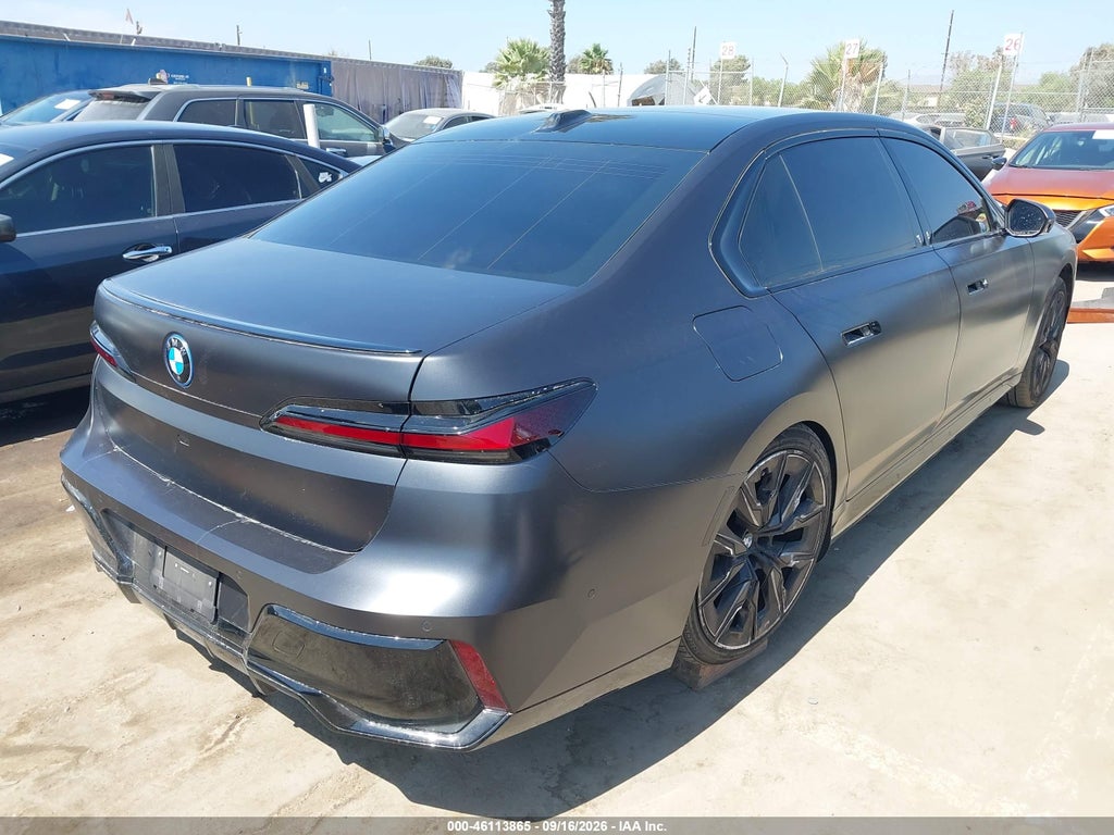 BMW i7 2025