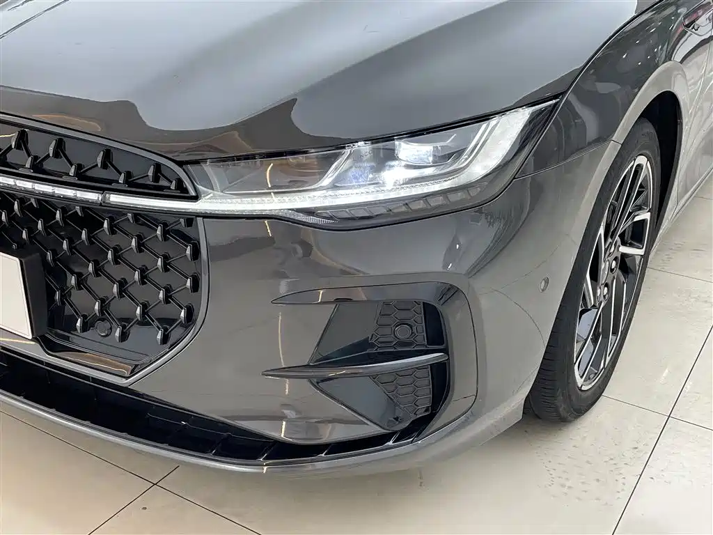Lincoln Z 2023