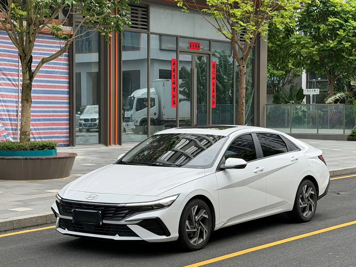 Hyundai Elantra 2024
