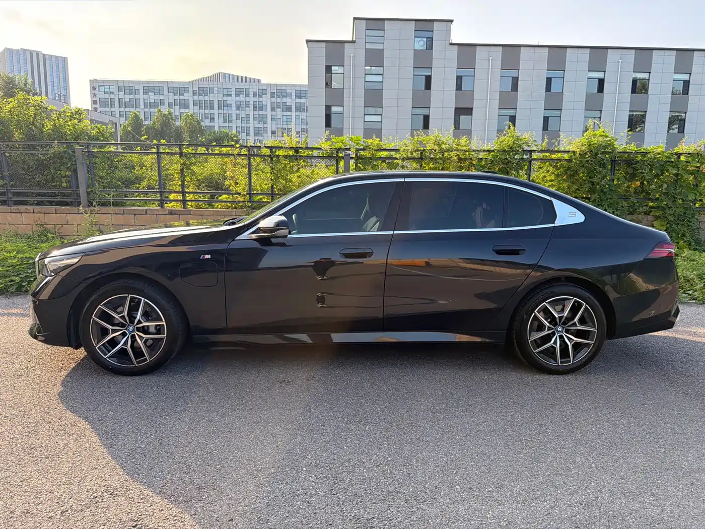 BMW i5 2025