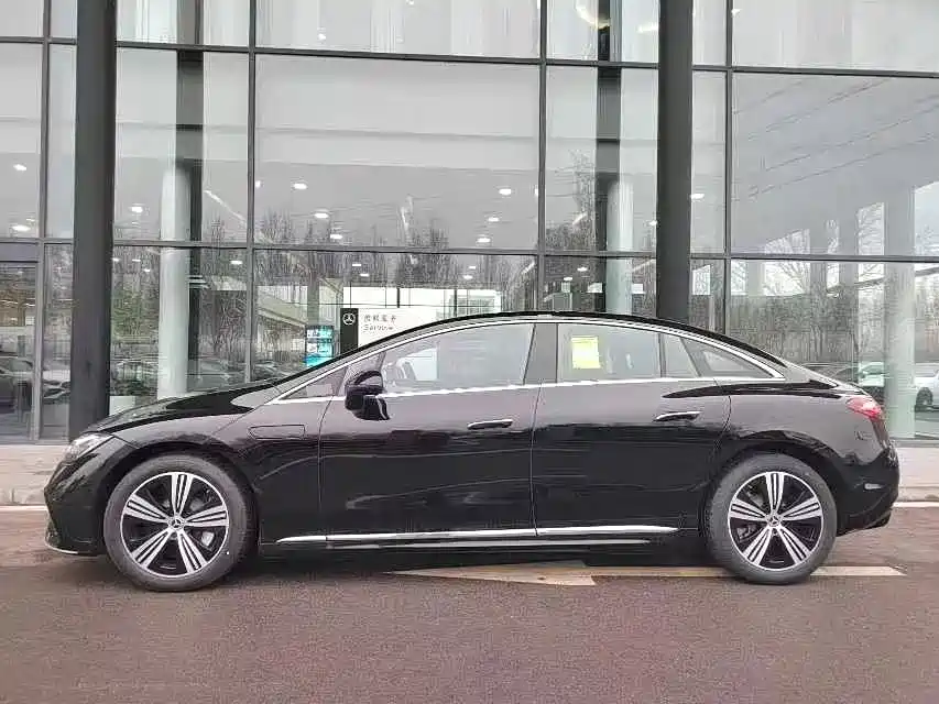 Mercedes-Benz EQE 2025
