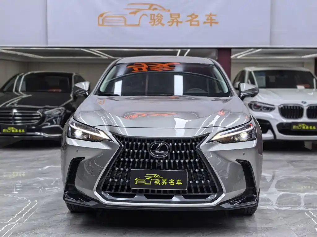 Lexus NX 2024