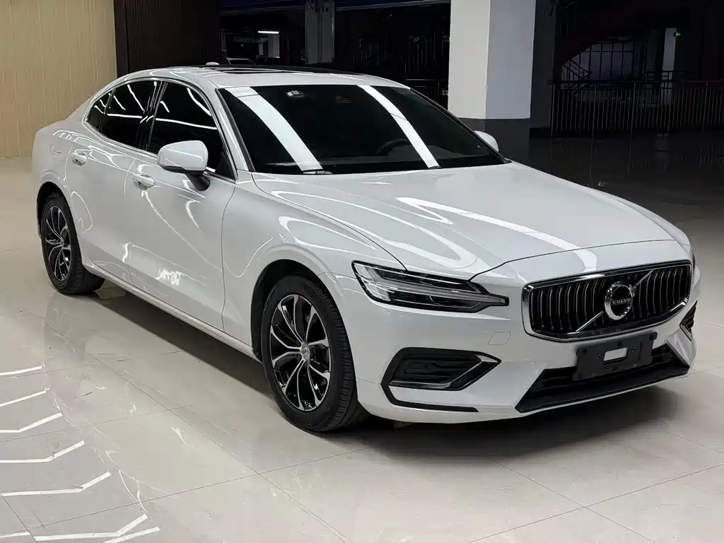 Volvo S60 2022