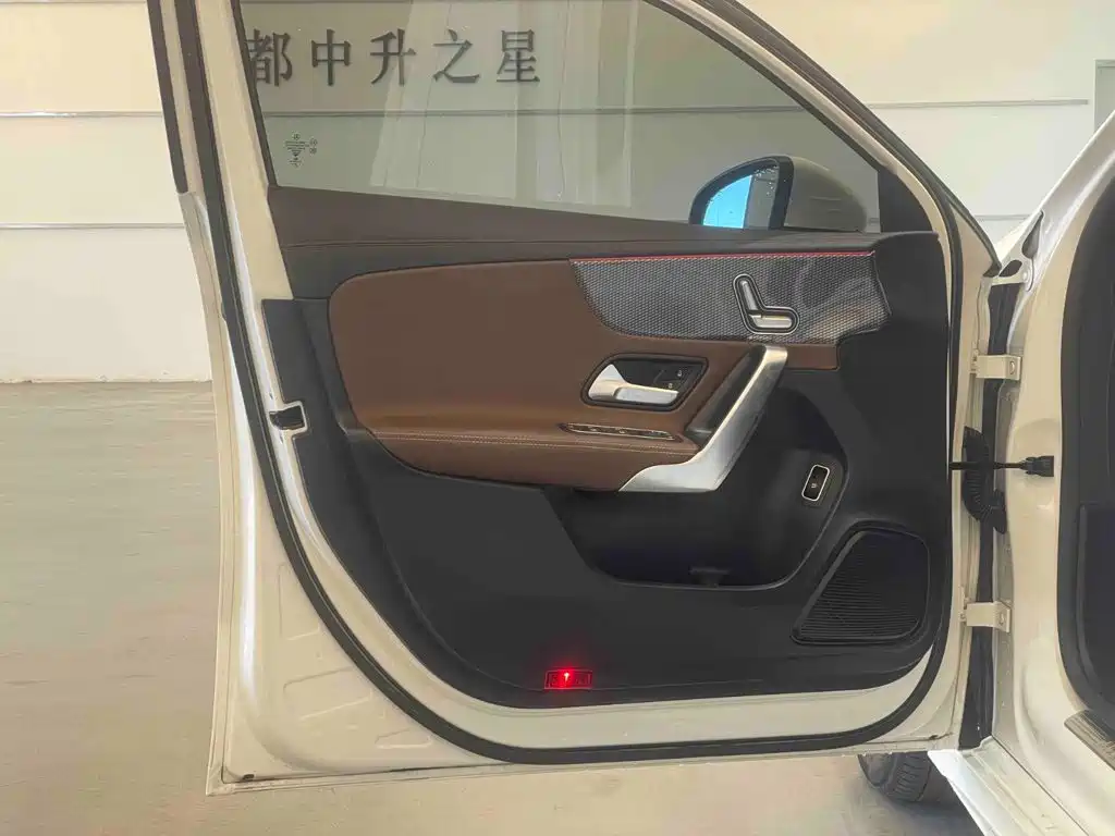 Mercedes-Benz A-Класс 2021