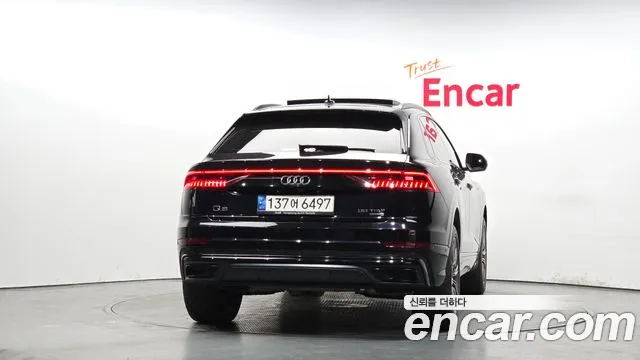 Audi Q8 2021