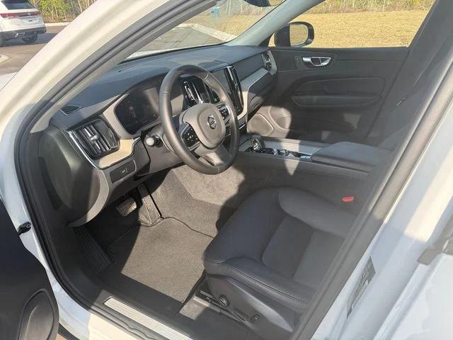 Volvo XC60 2025