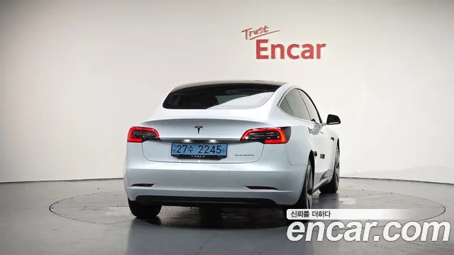 Tesla Model 3 2020