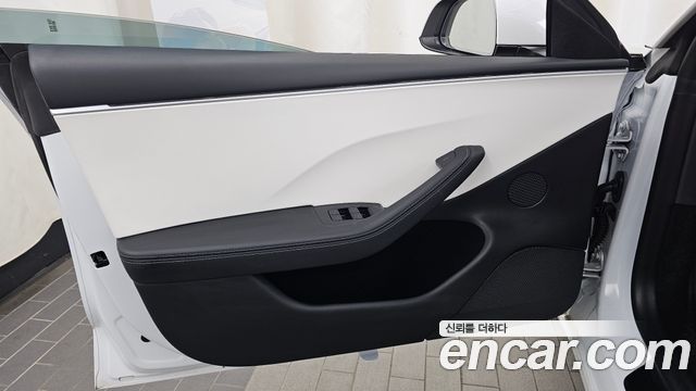 Tesla Model 3 2024