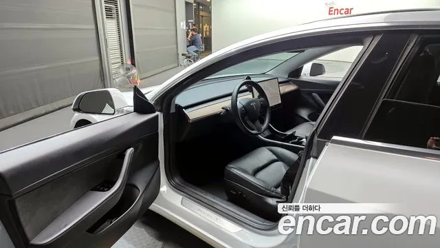 Tesla Model 3 2020