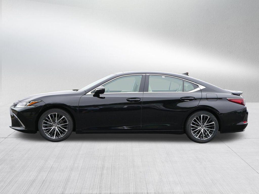 Lexus ES 2022