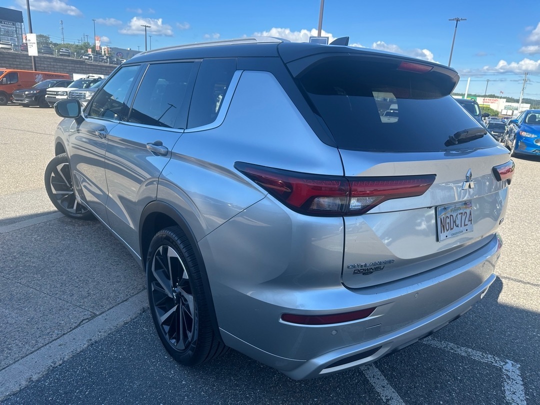 Mitsubishi Outlander 2023