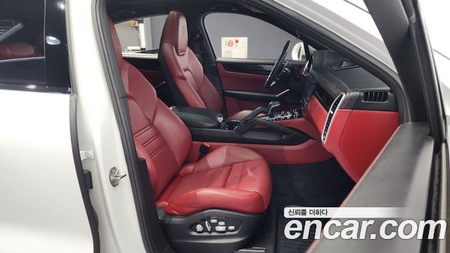 Porsche Cayenne 2021