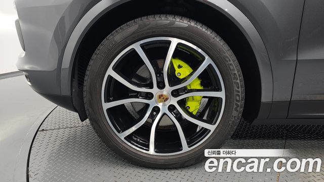 Porsche Cayenne 2021
