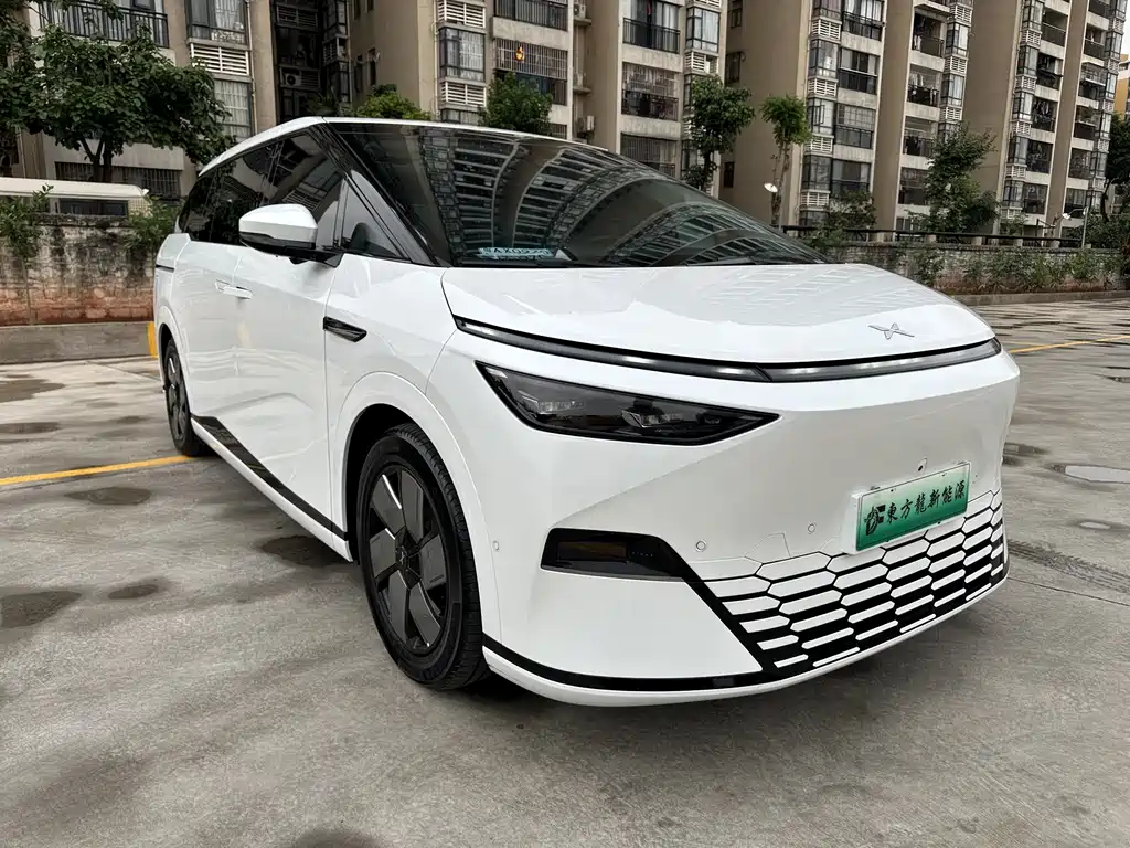 Xpeng X9 2024