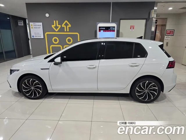 Volkswagen Golf 2023