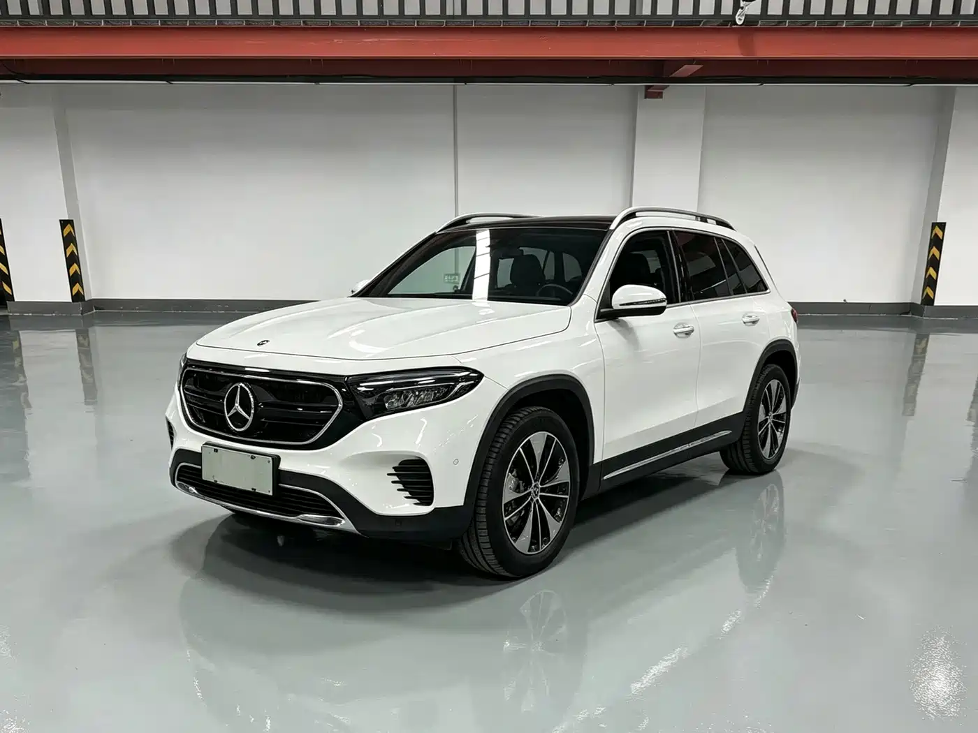 Mercedes-Benz EQB 2023