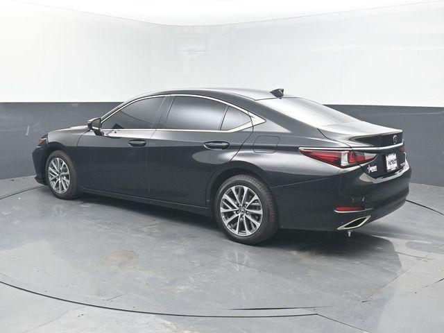 Lexus ES 2022