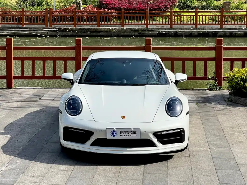 Porsche 911 2023