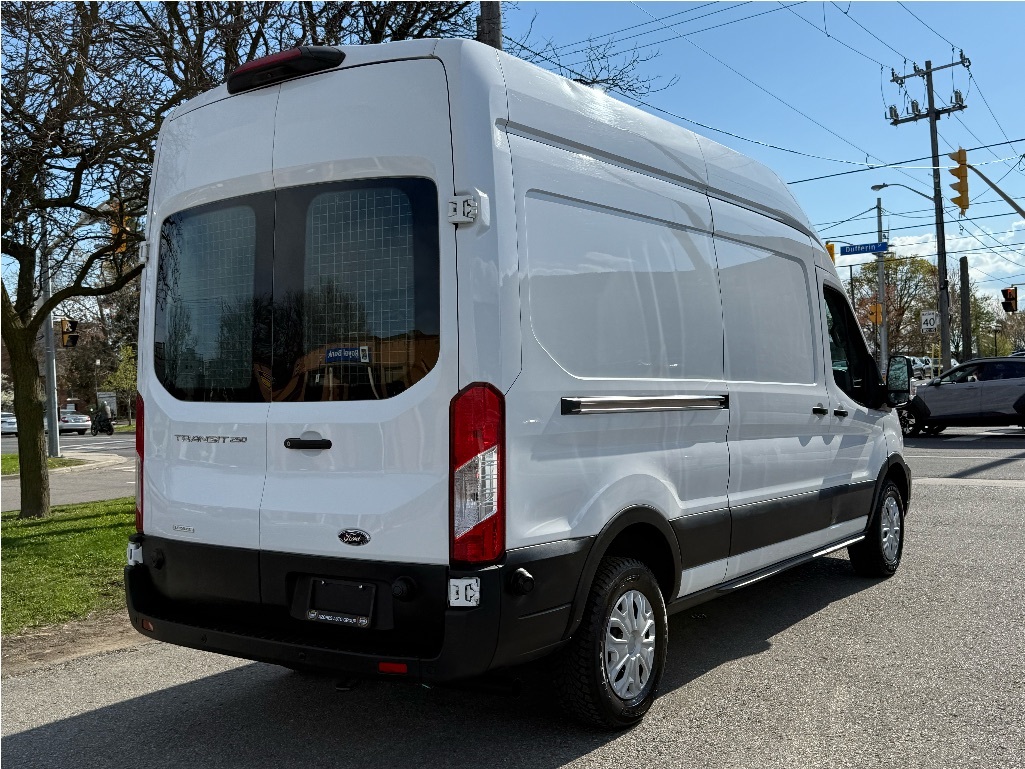 Ford Transit 2022