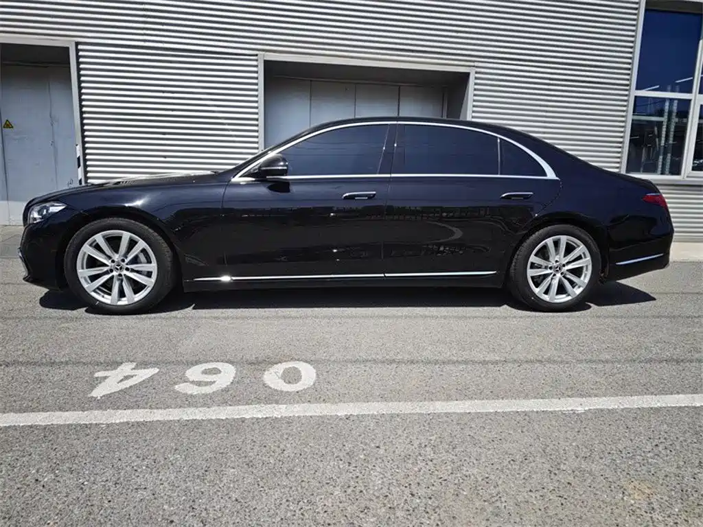 Mercedes-Benz S-Класс 2025