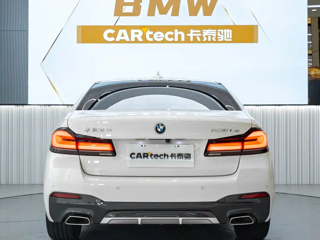 BMW 5 серии 2023
