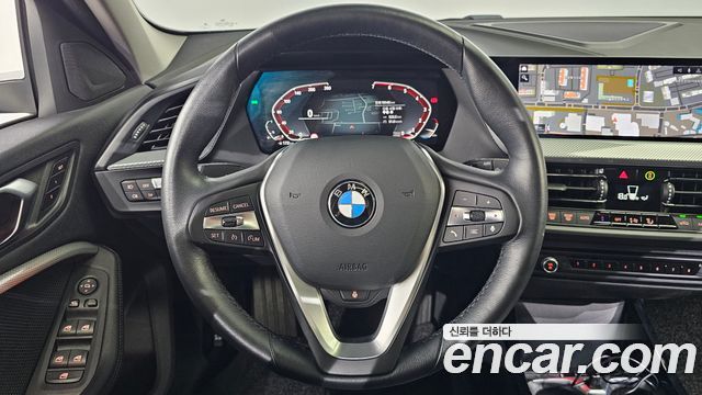 BMW 1 серии 2022