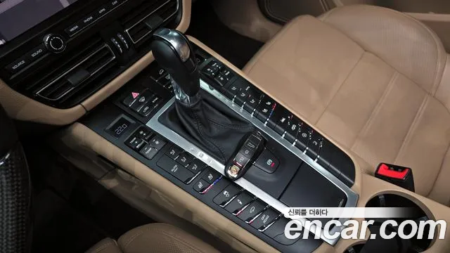 Porsche Macan 2020