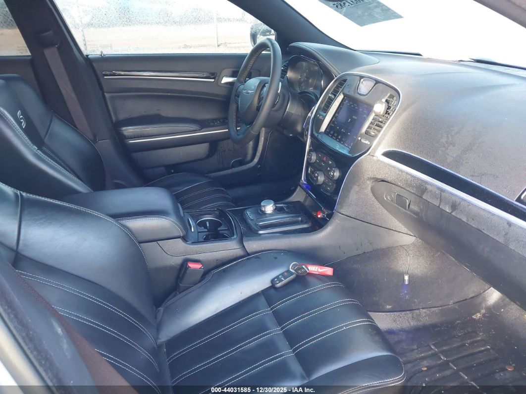 Chrysler 300 2023