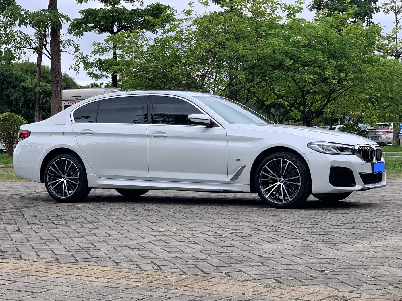 BMW 5 серии 2023