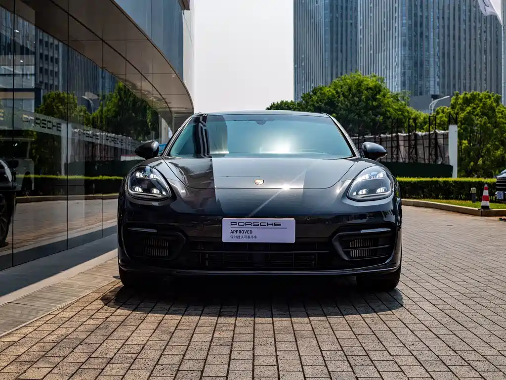 Porsche Panamera 2021