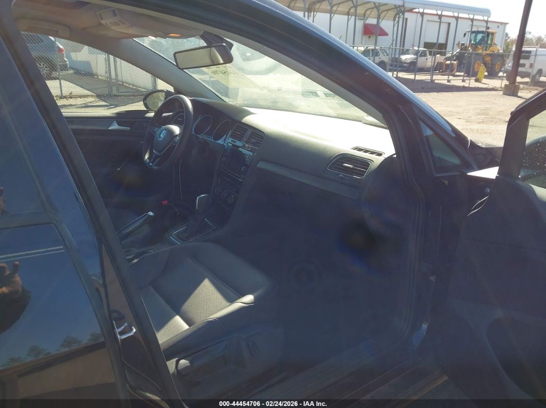 Volkswagen Golf 2021