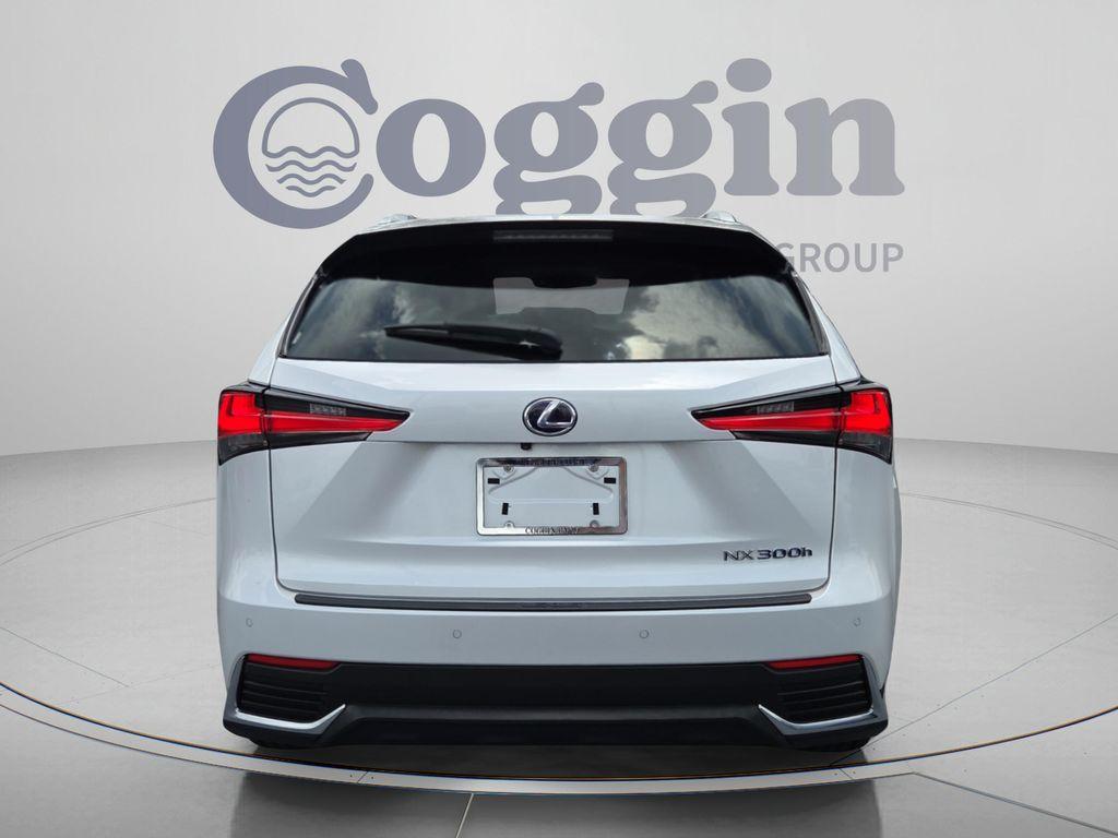 Lexus NX 2021