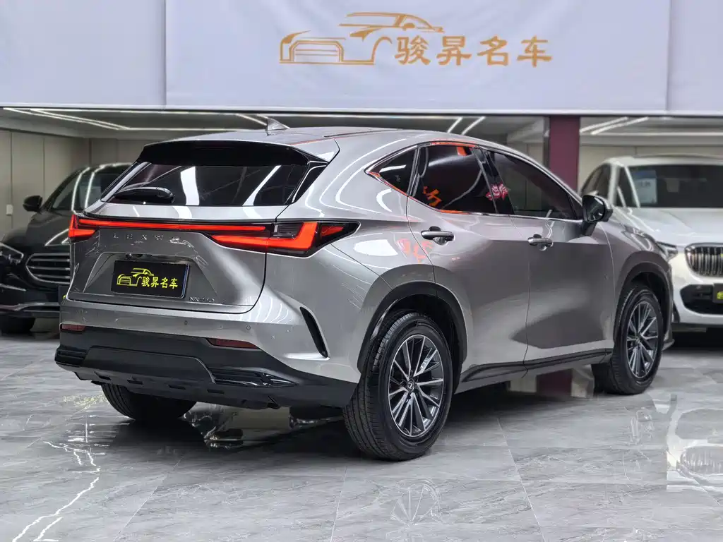 Lexus NX 2024