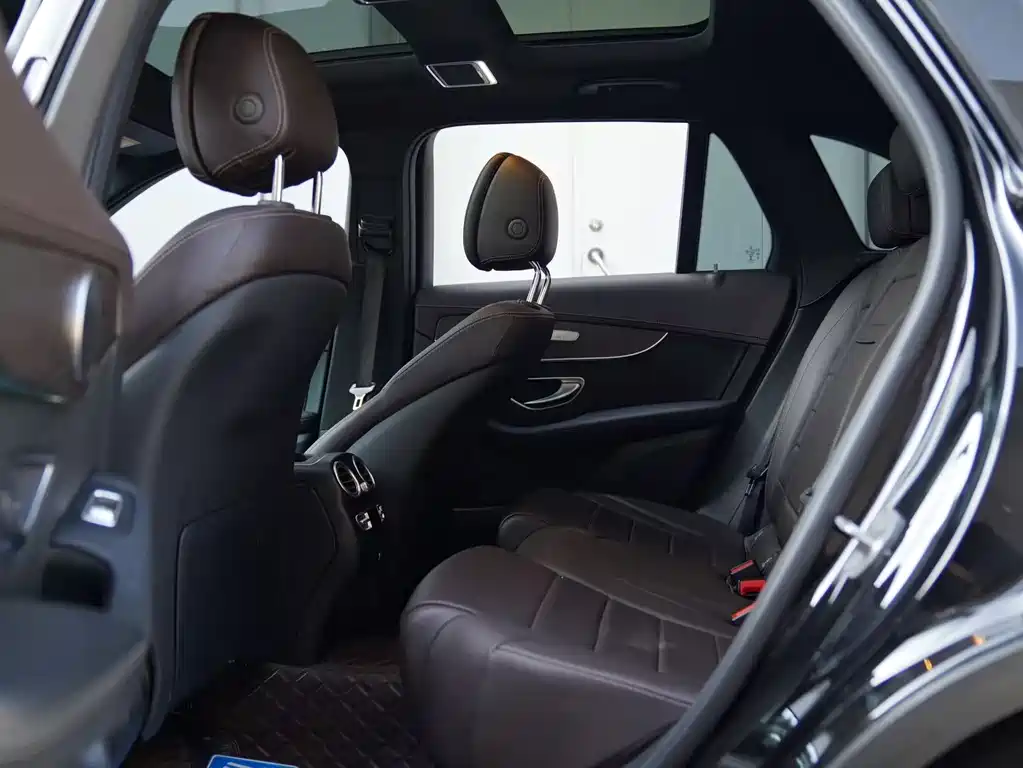 Mercedes-Benz GLC 2023