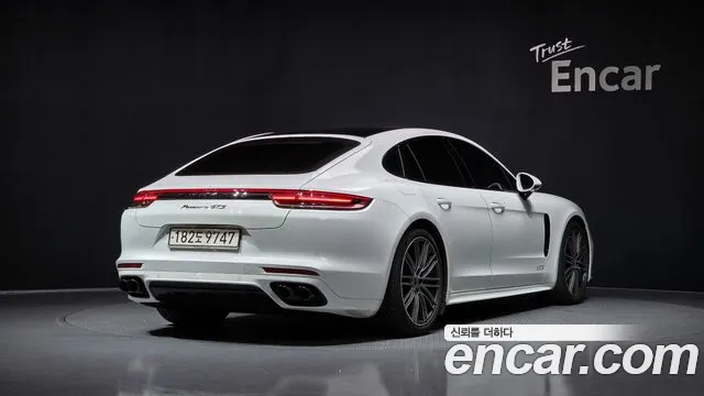 Porsche Panamera 2020