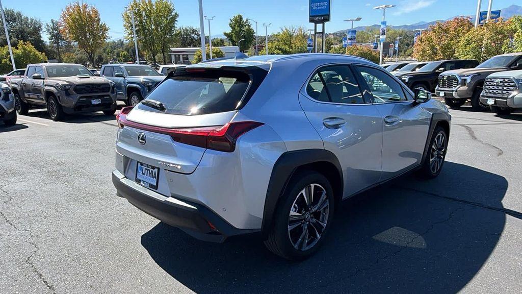Lexus UX 2023