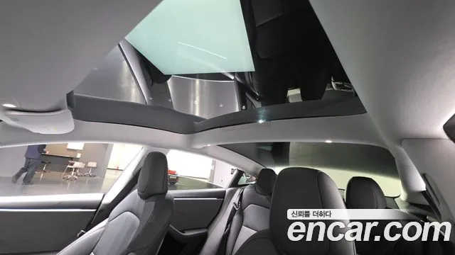 Tesla Model 3 2024
