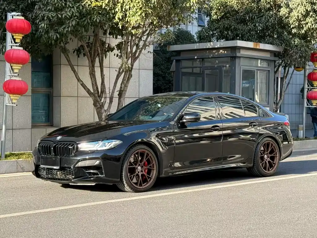 BMW M5 2021