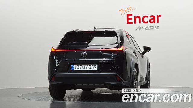Lexus UX 2023