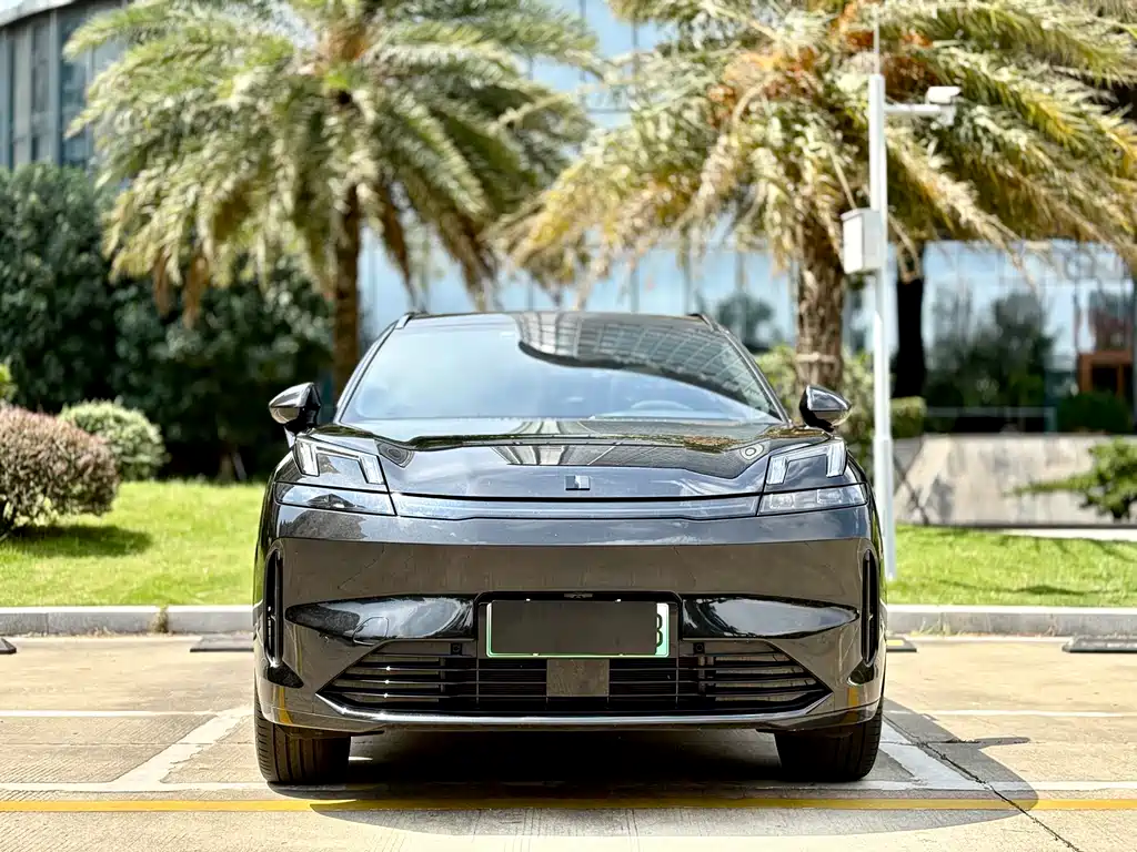 Lynk & Co 08 2023