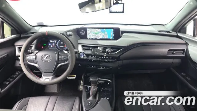 Lexus UX 2021