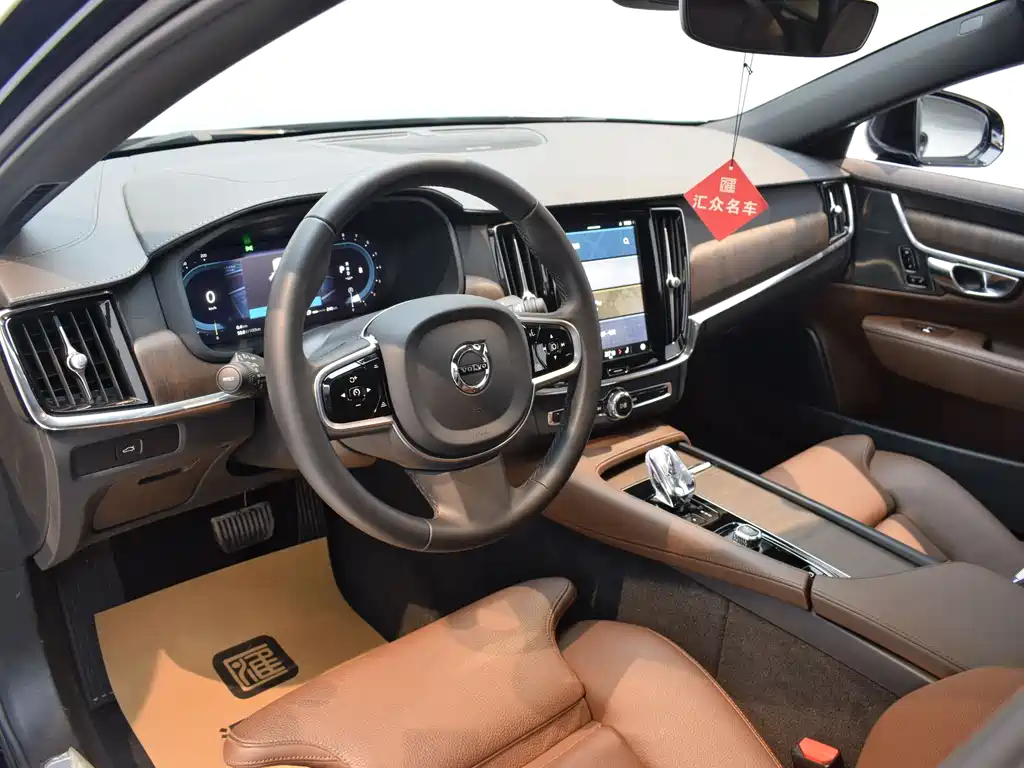 Volvo S90 2025