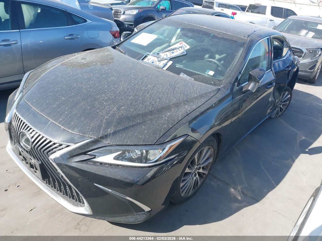 Lexus ES 2021