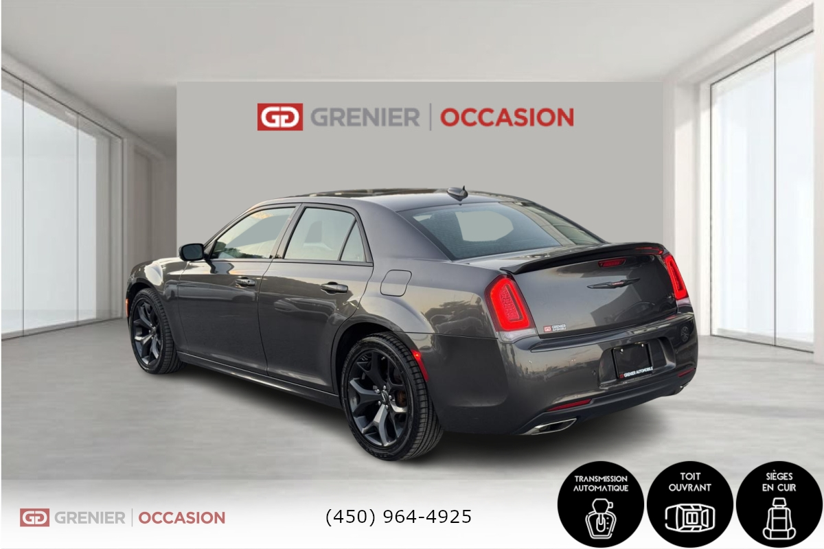 Chrysler 300 2022