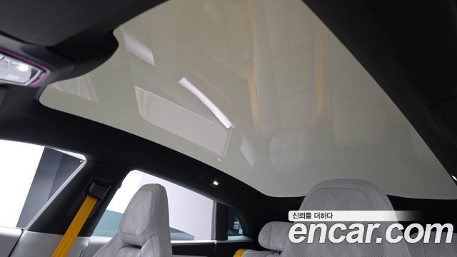 Polestar 4 2025