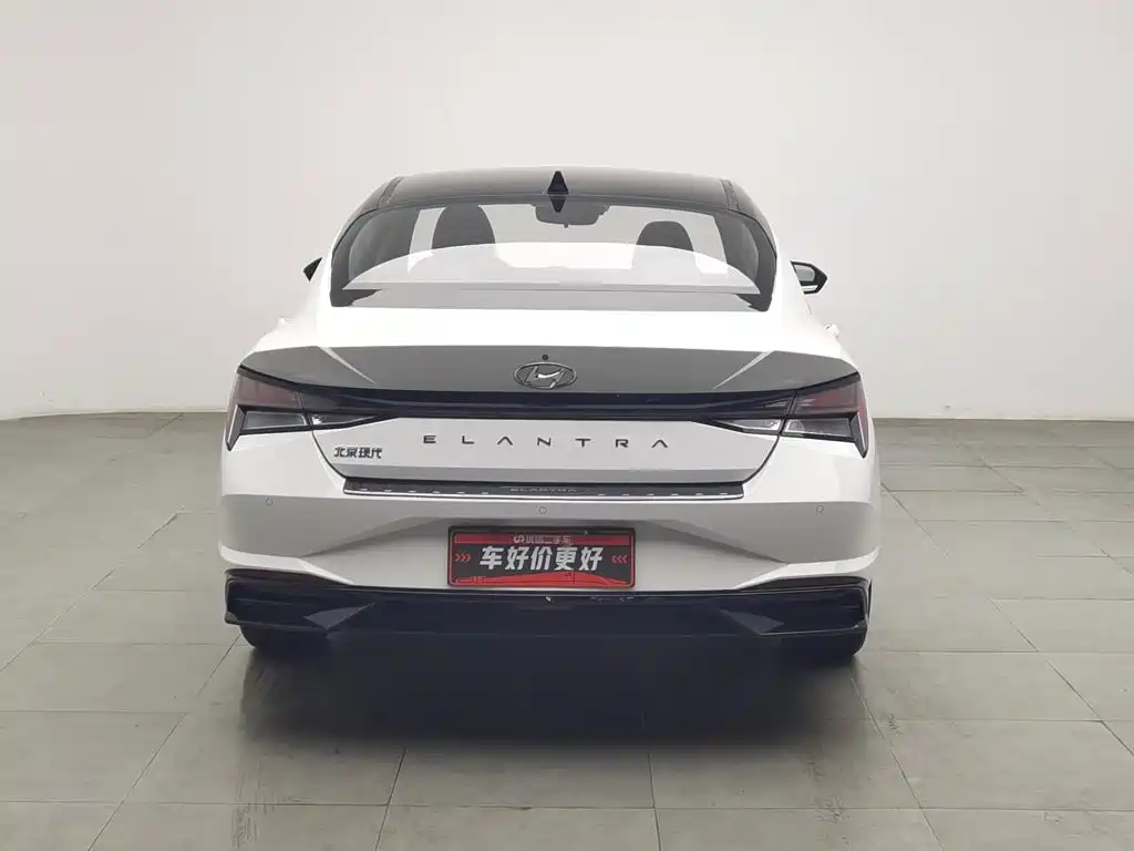 Hyundai Elantra 2022
