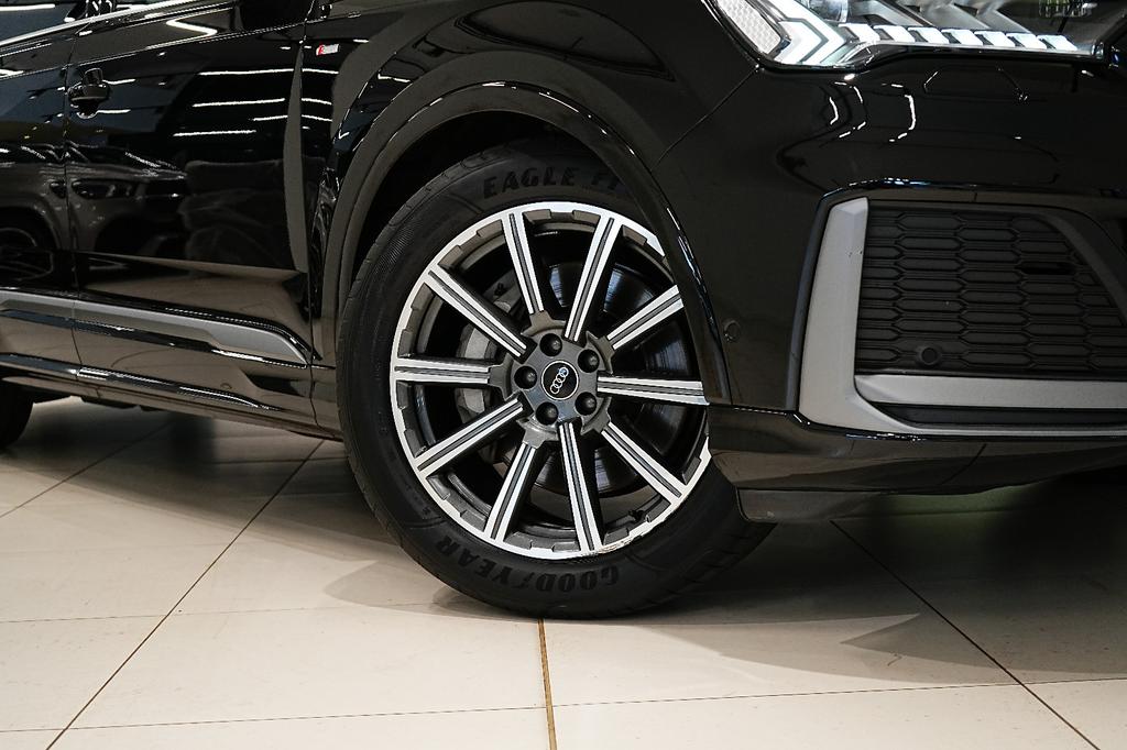 Audi Q7 2023