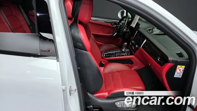 Porsche Macan 2021