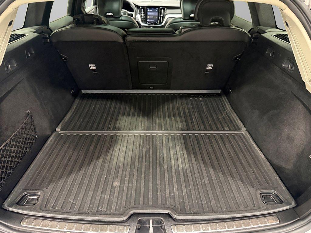 Volvo V60 Cross Country 2023